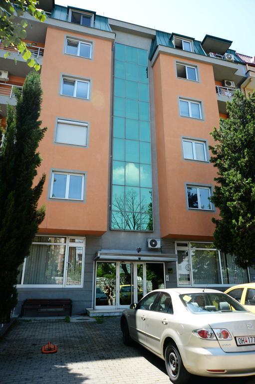 Exclusive Budget Apartments Skopje Luaran gambar